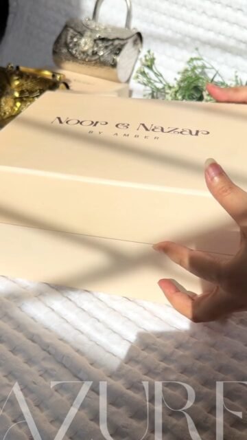 Elegance that speaks without saying a word ✨🤍
A timeless piece designed to add grace and charm to your look. With its refined details and luxurious feel, this clutch is all about making you stand out effortlessly 💫

Perfect for your special moments, evening looks, and festive vibes, a true statement of sophistication and modern femininity 🌙 Carry it with confidence and let your style do the talking.

🛍️ Available now at NenbyAmber.com